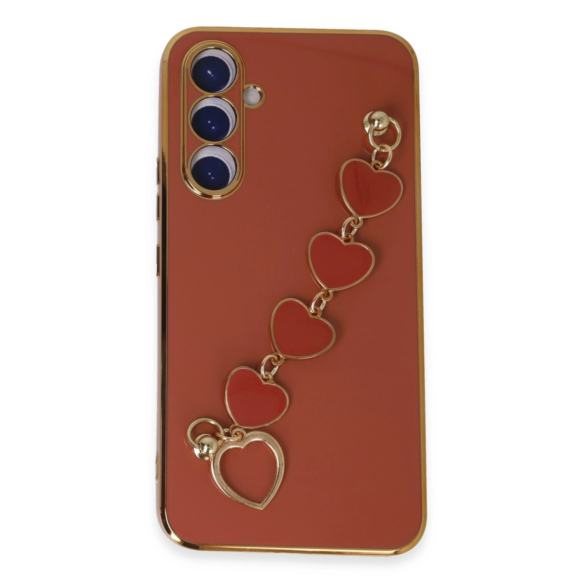 Altın zincirli ve kırmızı kalp takıclı kahverengi telefon kılıfı.
