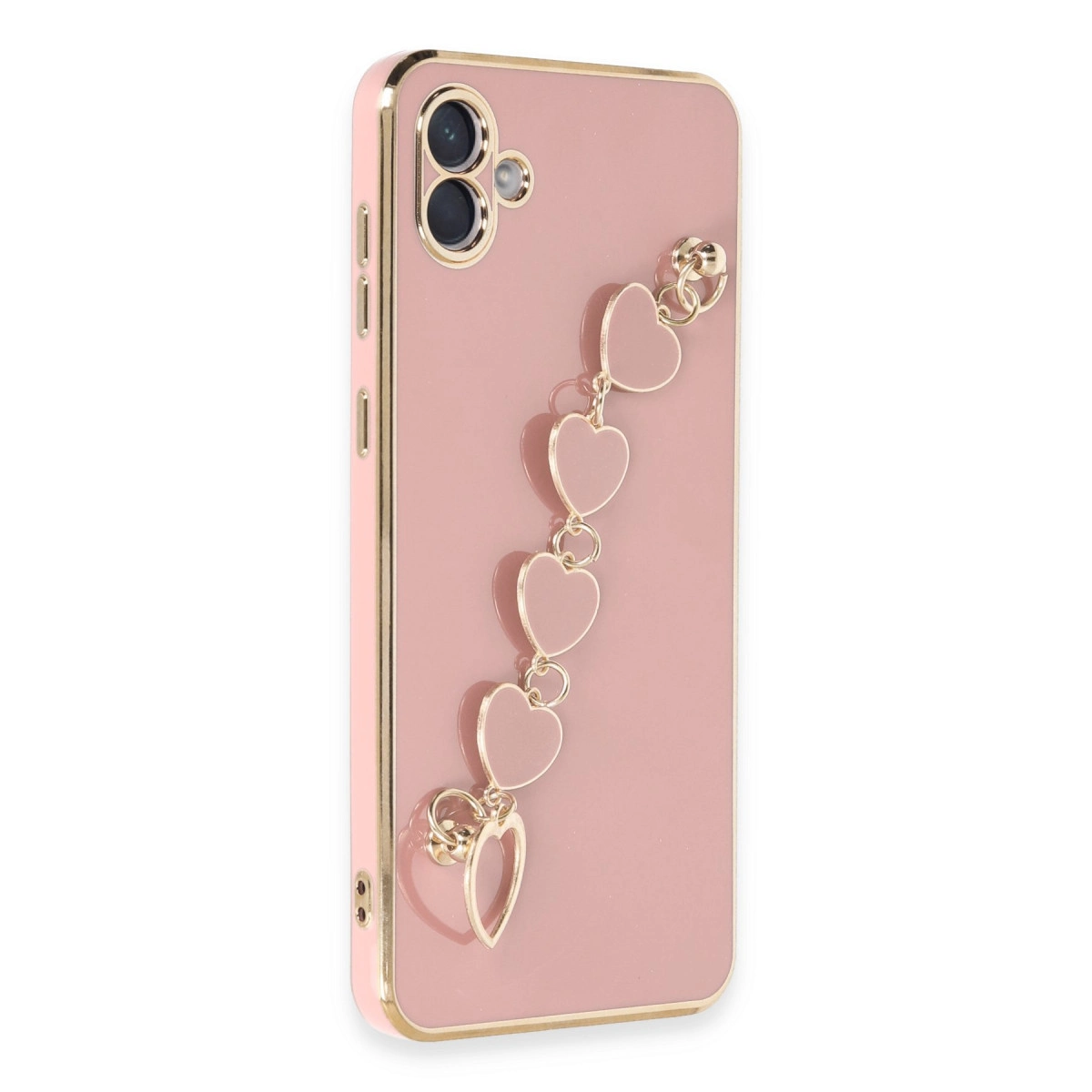Altın kalp charm zinciri ve kamera yuvasına sahip pembe telefon kılıfı.