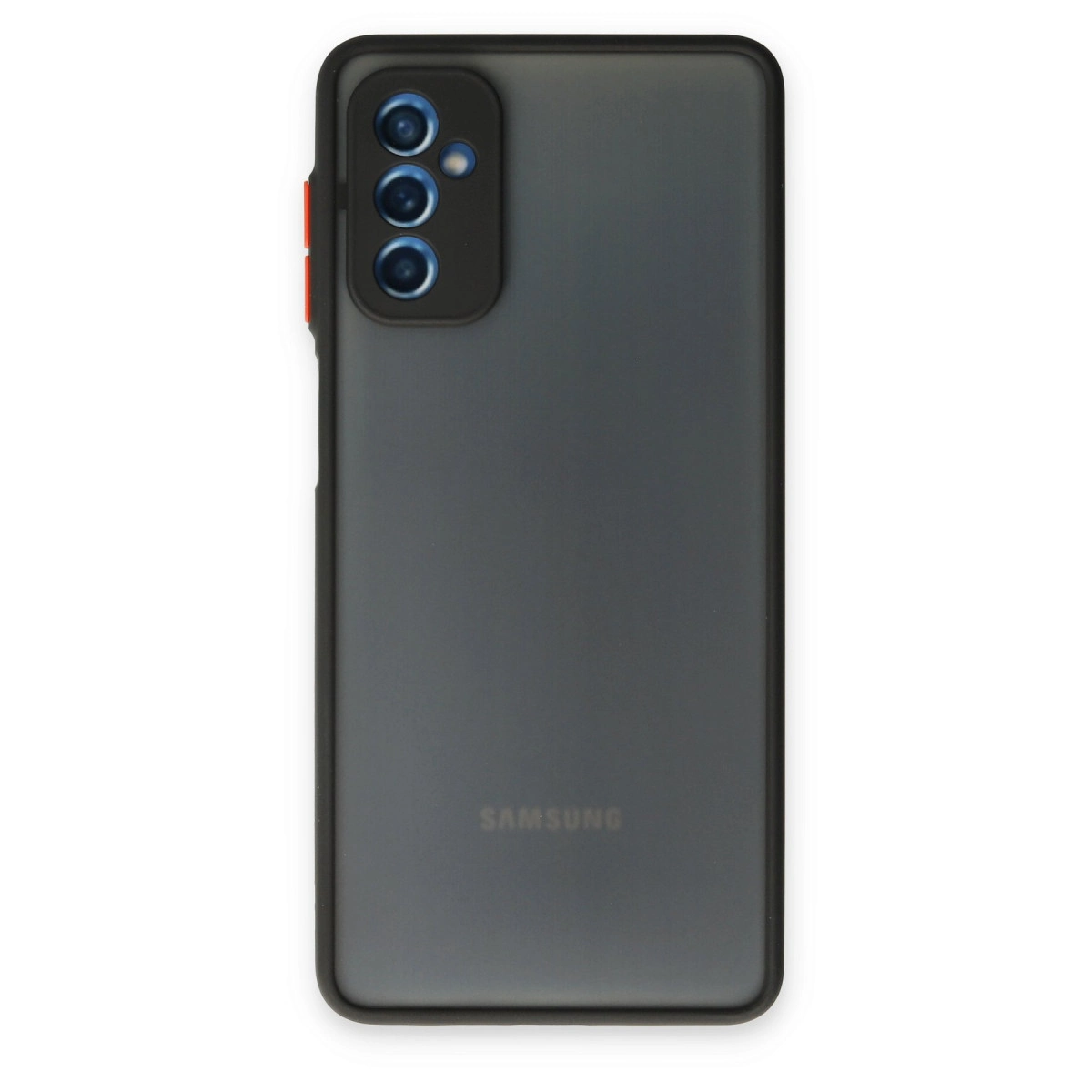 Üç kameralı ve kırmızı düğmeli koyu renk Samsung akıllı telefonun arkası.