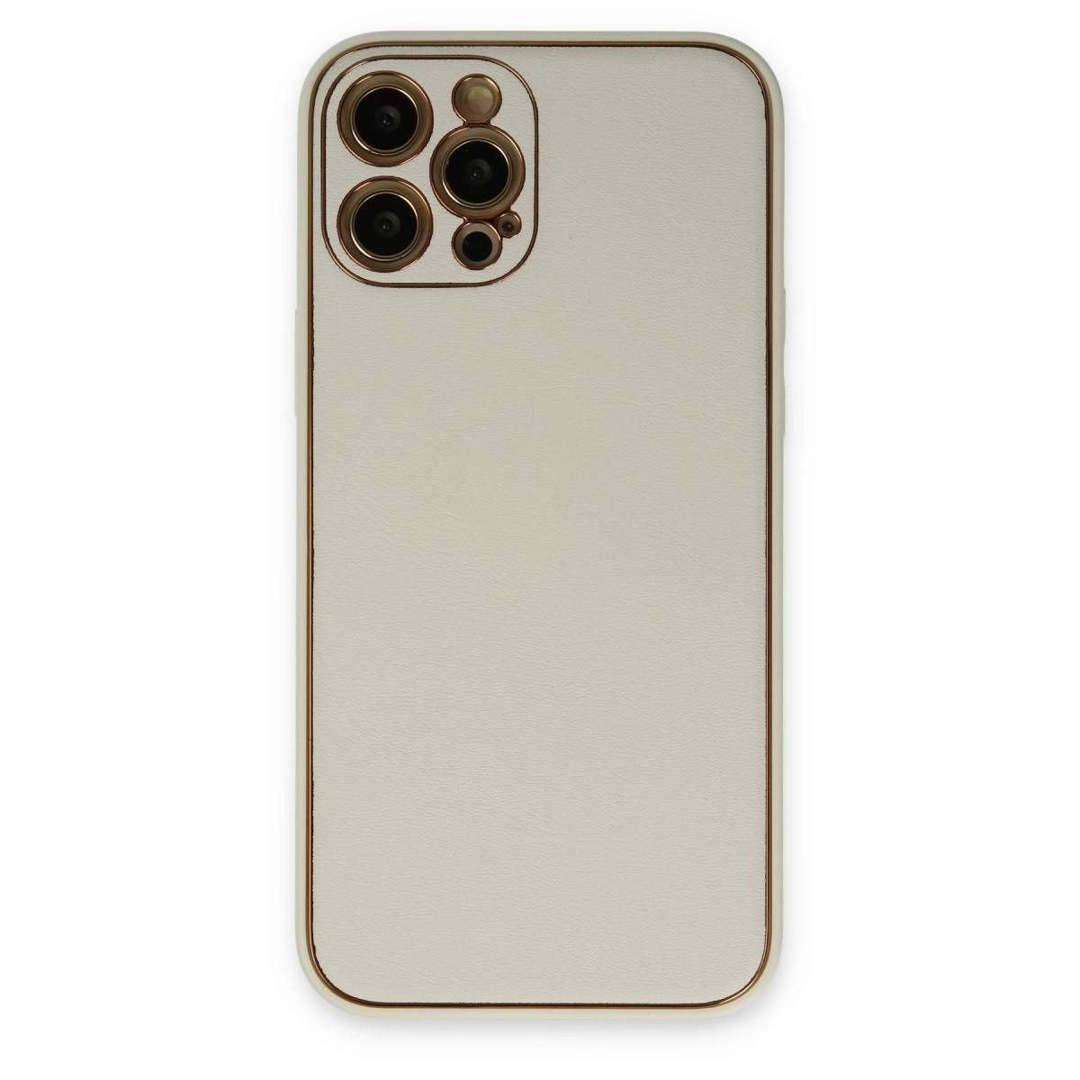 Dört kamera lensli ve altın kenarlı açık bej telefon kılıfı.
