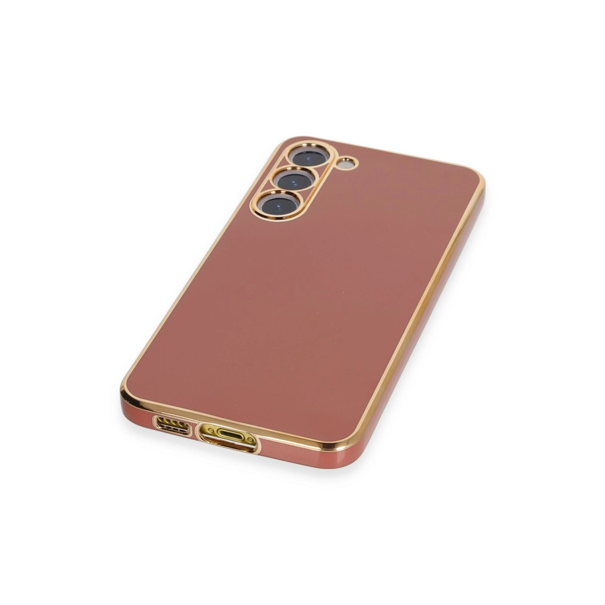 Üstte üç kamera lensli, altın kenarlı pembe altın telefon kılıfı.