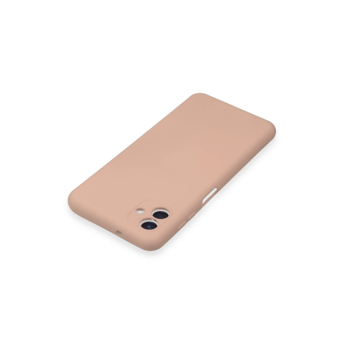 Kamera kesimli şeftali rengi telefon kılıfı beyaz zeminde.