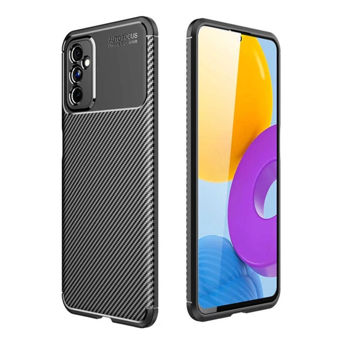 Kamera çıkıntılı siyah karbon desenli telefon kılıfı, akıllı telefonun yanında.