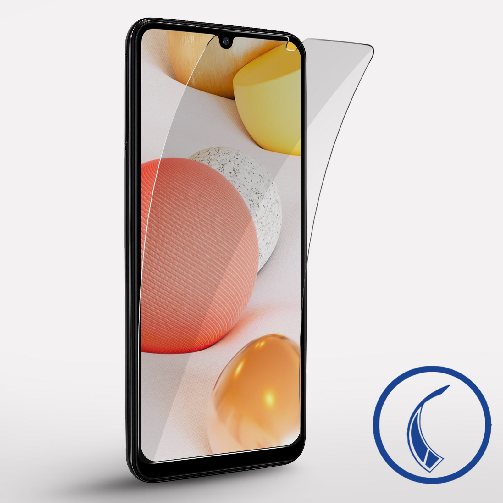 Un smartphone avec un protecteur d'écran en cours d'application.