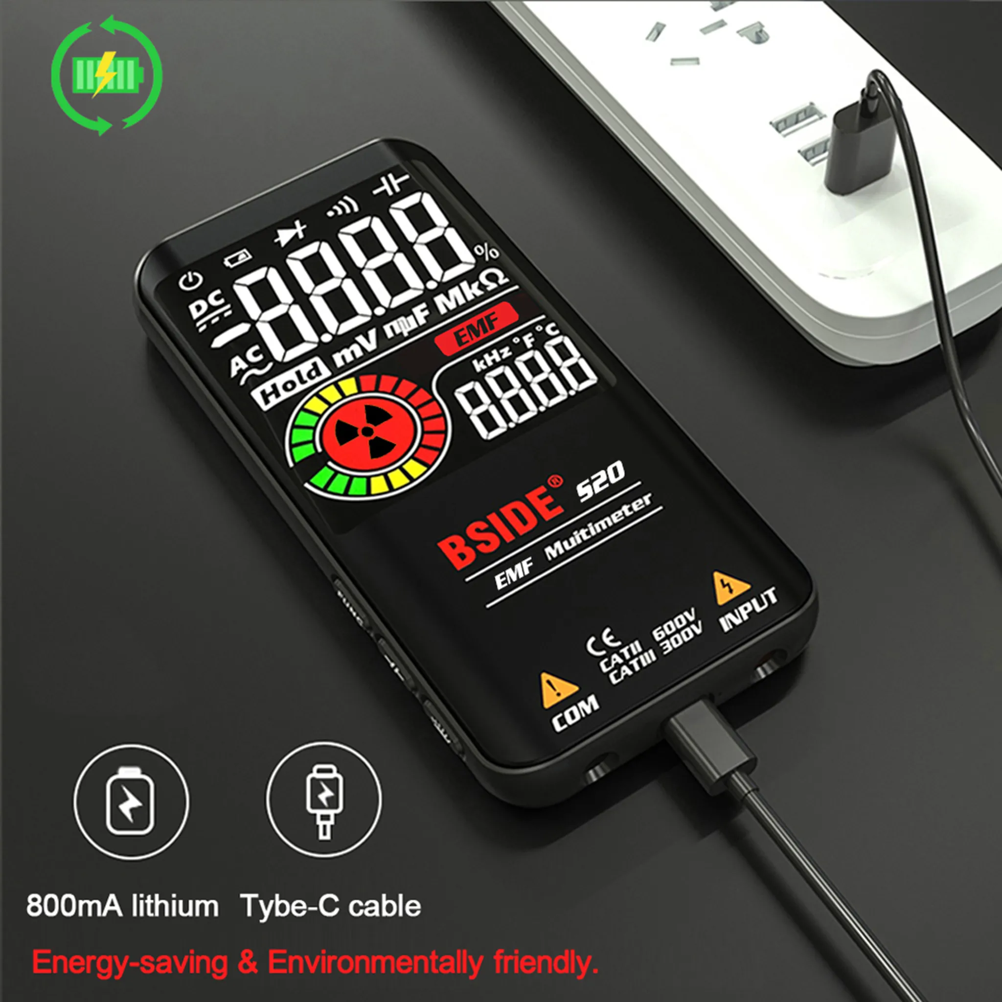 Ein schwarzes Multimeter mit großem Display, das über ein USB-C-Kabel aufgeladen wird.