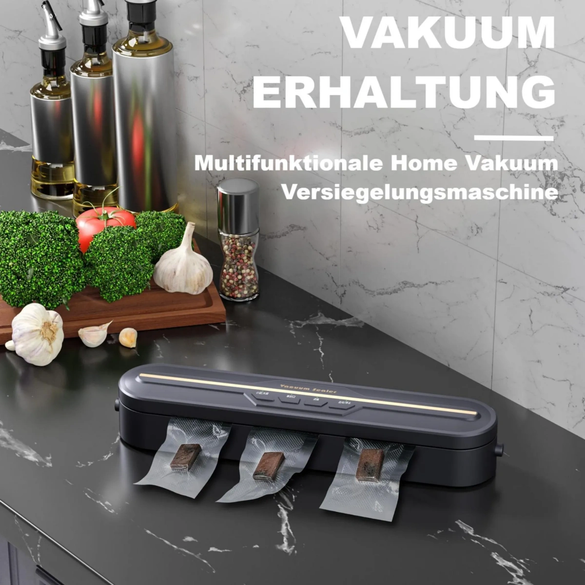 Ein Vakuumiergerät versiegelt Lebensmittel in Beuteln, daneben sind Gemüse und Gewürze.