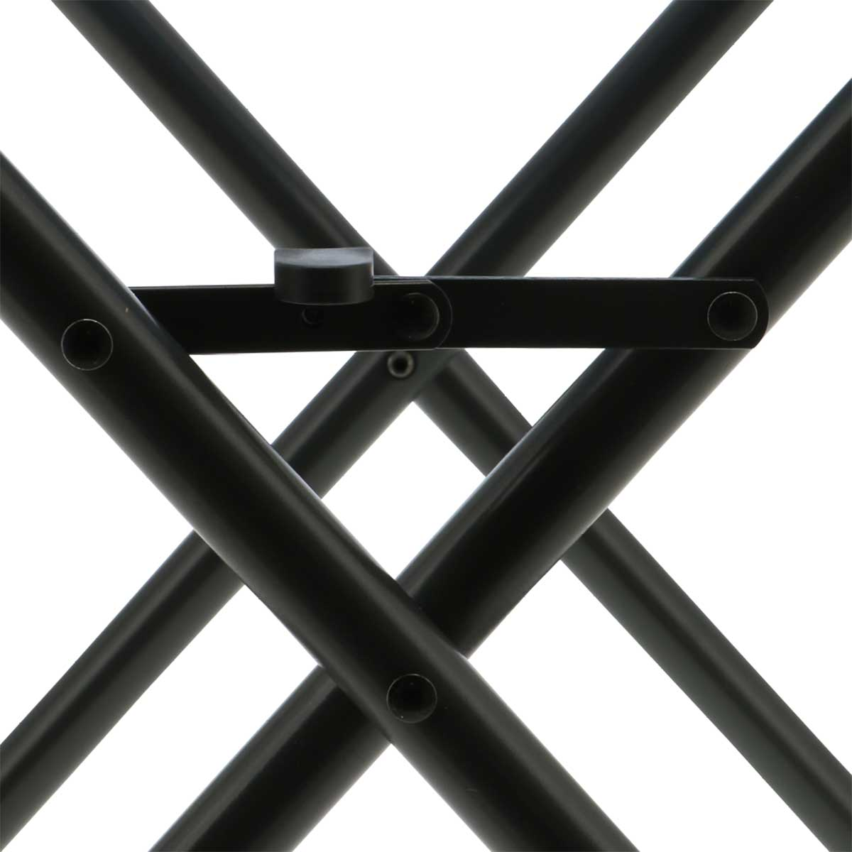 Close-up van een zwart vouwmechanisme met kruisende stutten.