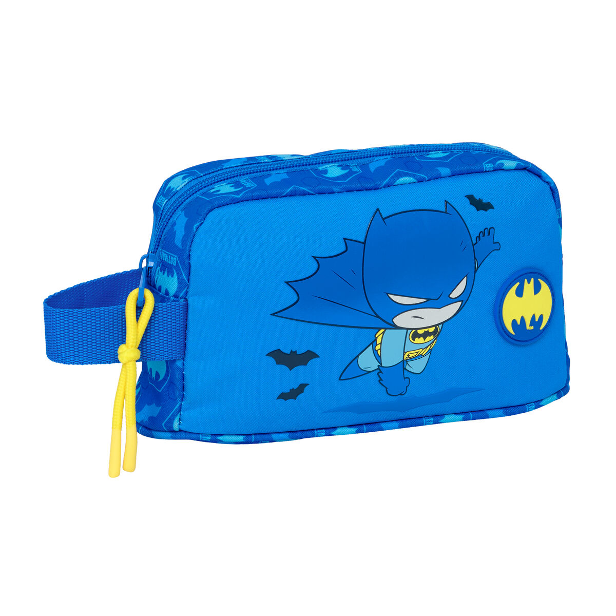 Blauer Kulturbeutel mit Batman-Motiv, mit gelbem Reißverschluss und Anhänger.