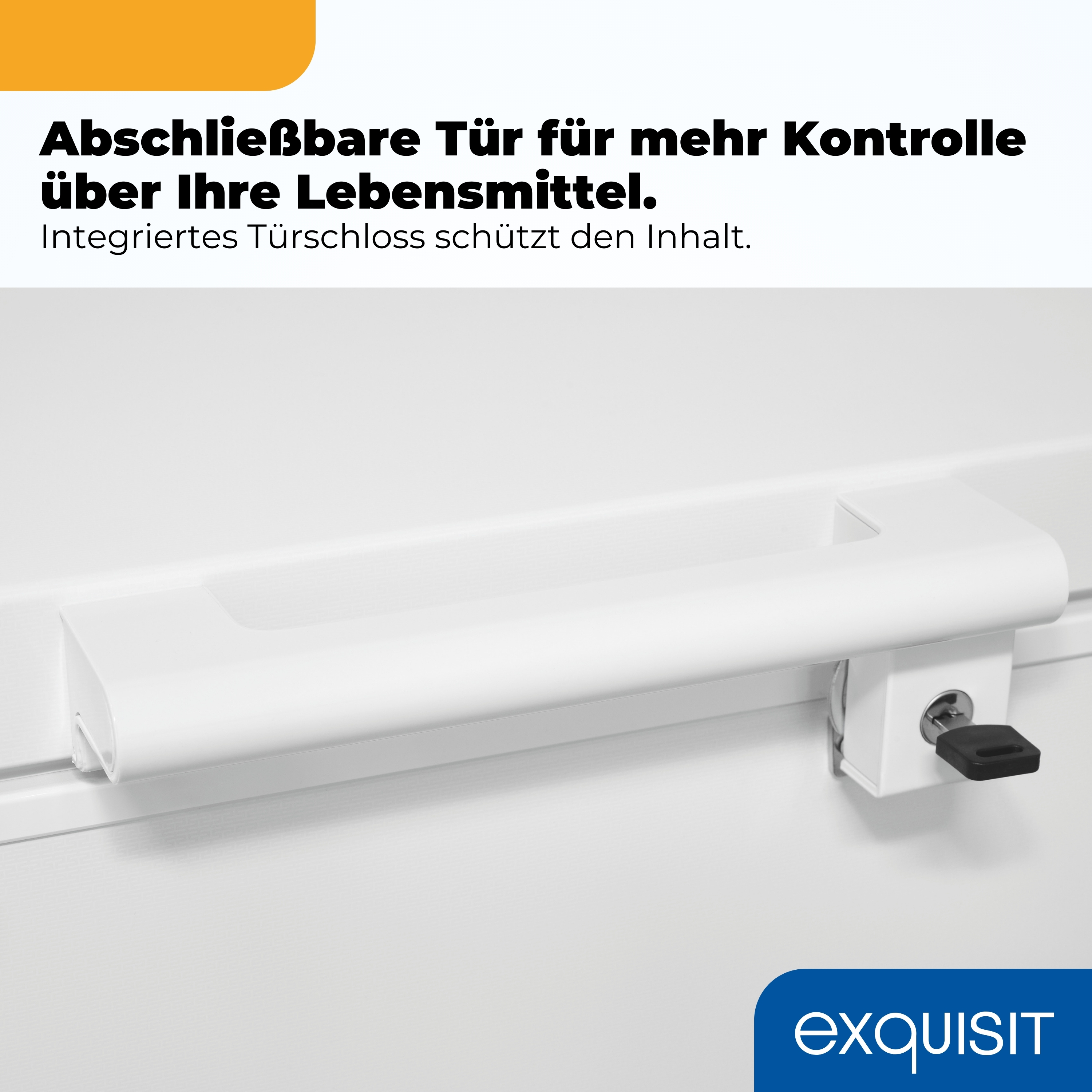 Eine weiße Kühlschranktür mit einem integrierten Schloss und Schlüssel.