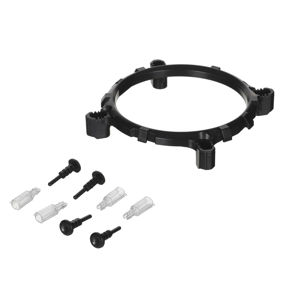 Czarny uchwyt wentylatora z czterema czarnymi i czterema przezroczystymi bolcami obok.