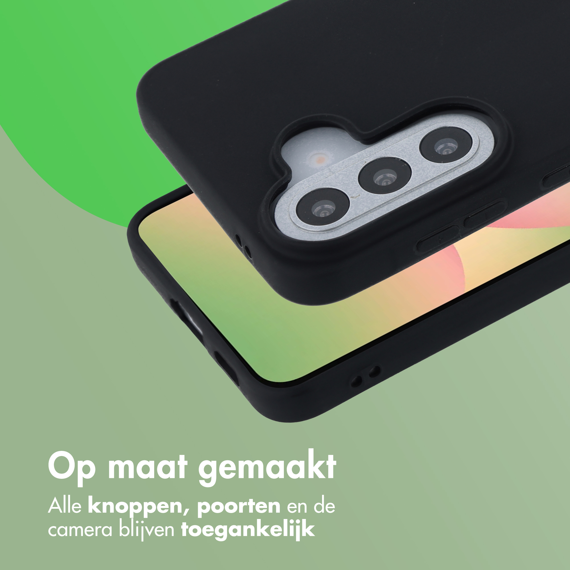Zwarte telefoonhoes over een telefoon met camera's en groene achtergrond.