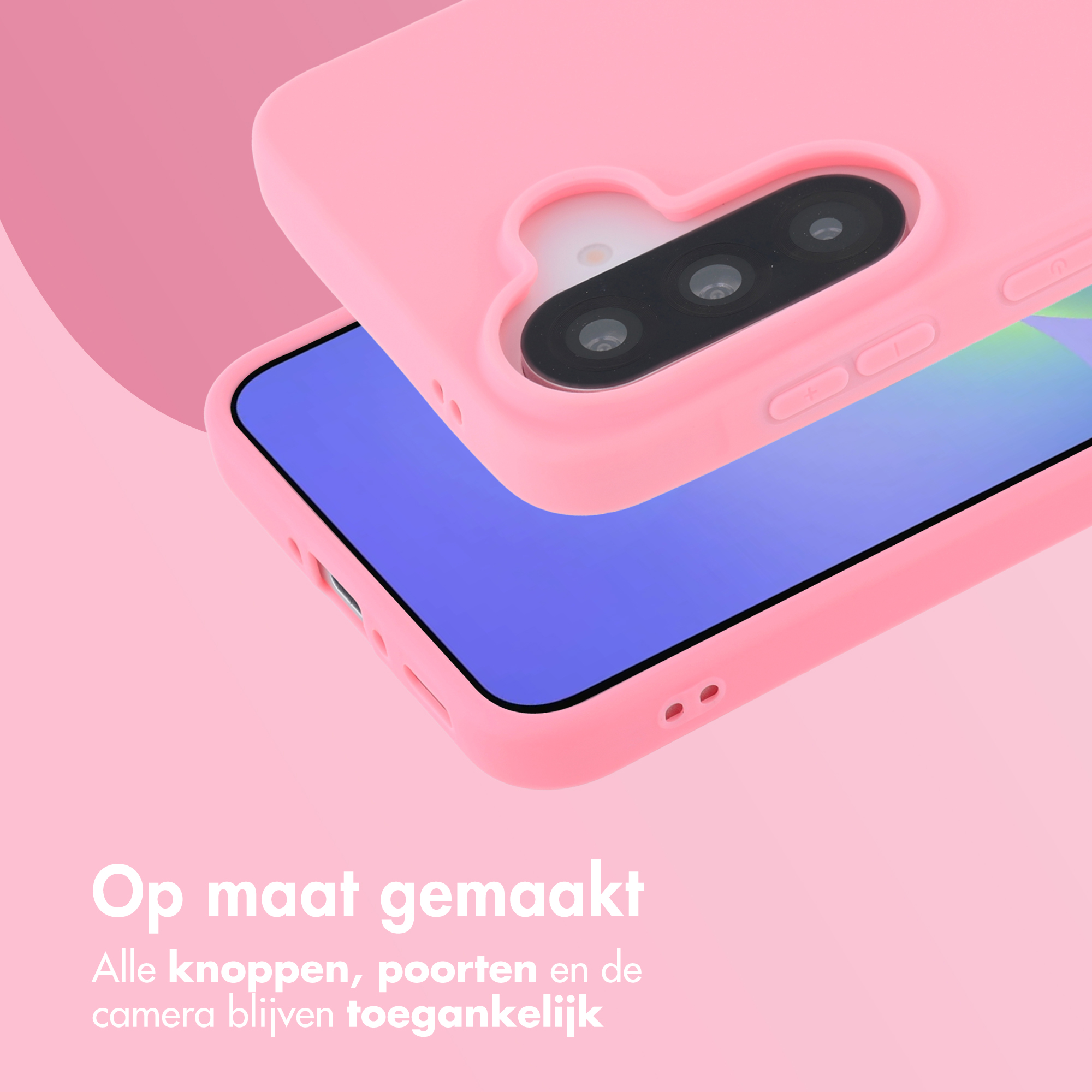 Een roze telefoonhoes met camerapoort en bedieningsknoppen.