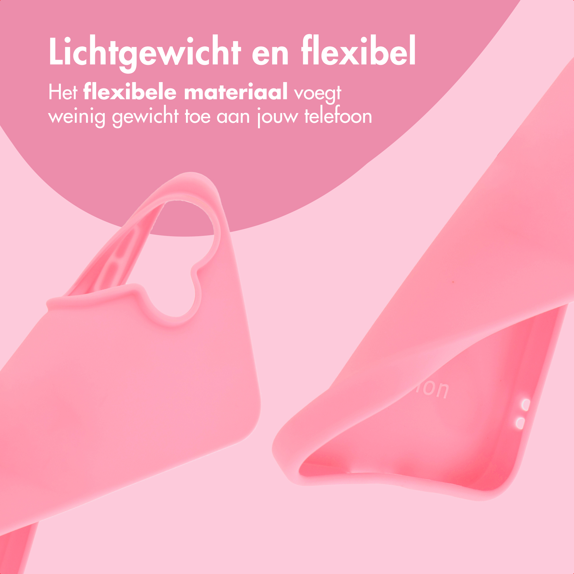 Twee roze telefoonhoesjes met hartvormige uitsparingen.