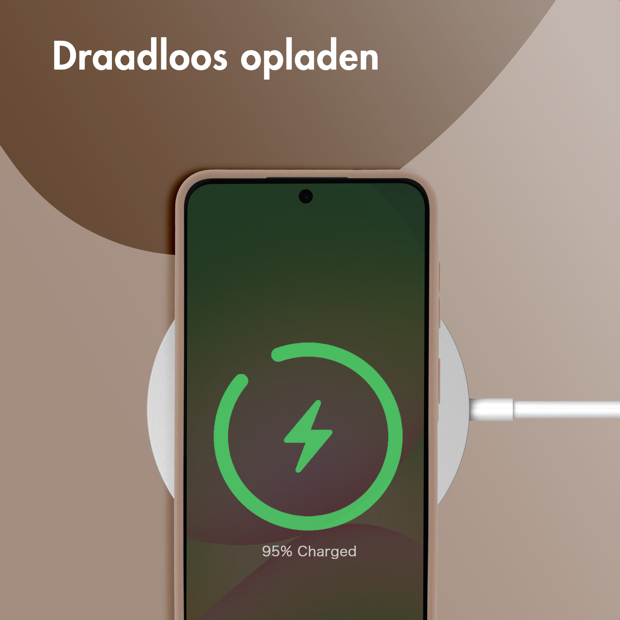 Un smartphone se charge sans fil sur une station de recharge.