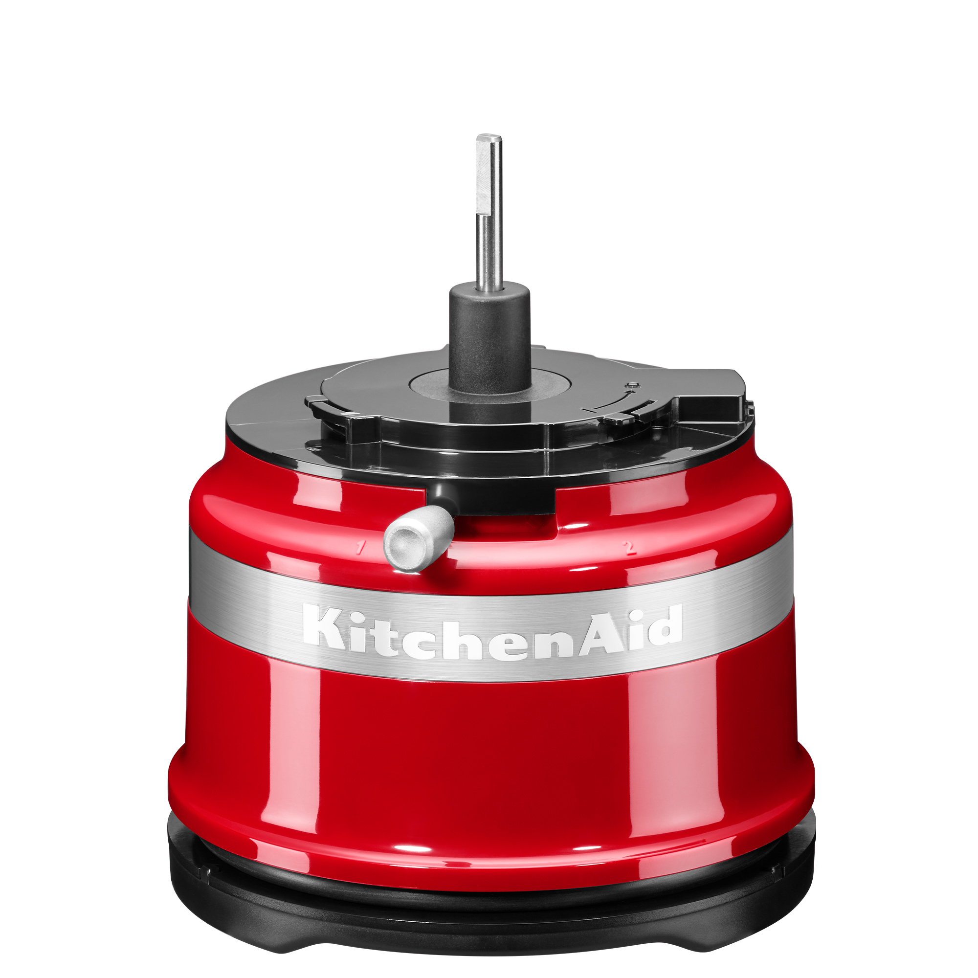 Roter KitchenAid Aufsatz mit silbernem Band und Schaft.