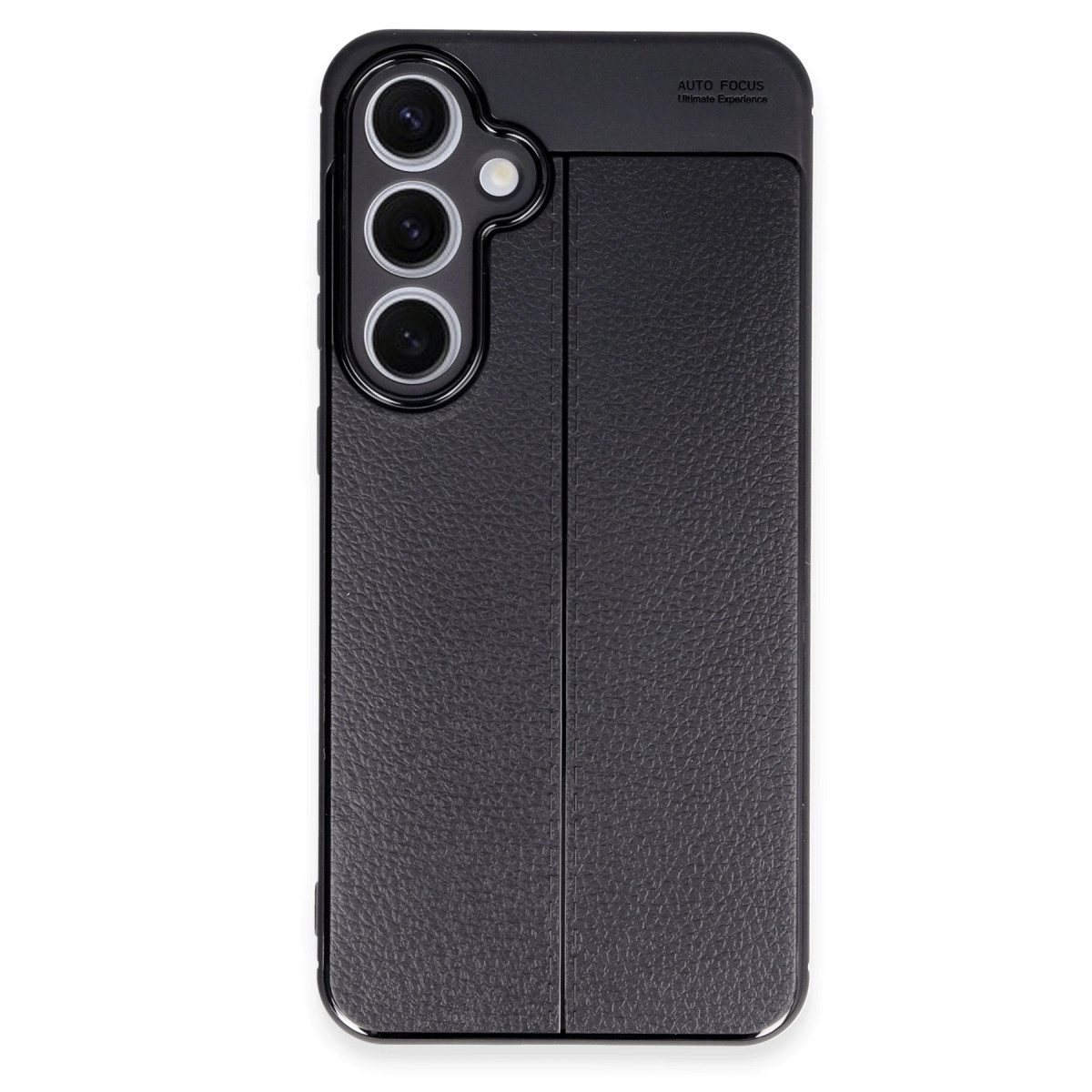Üç kamera lensli ve dokulu siyah telefon kılıfı.