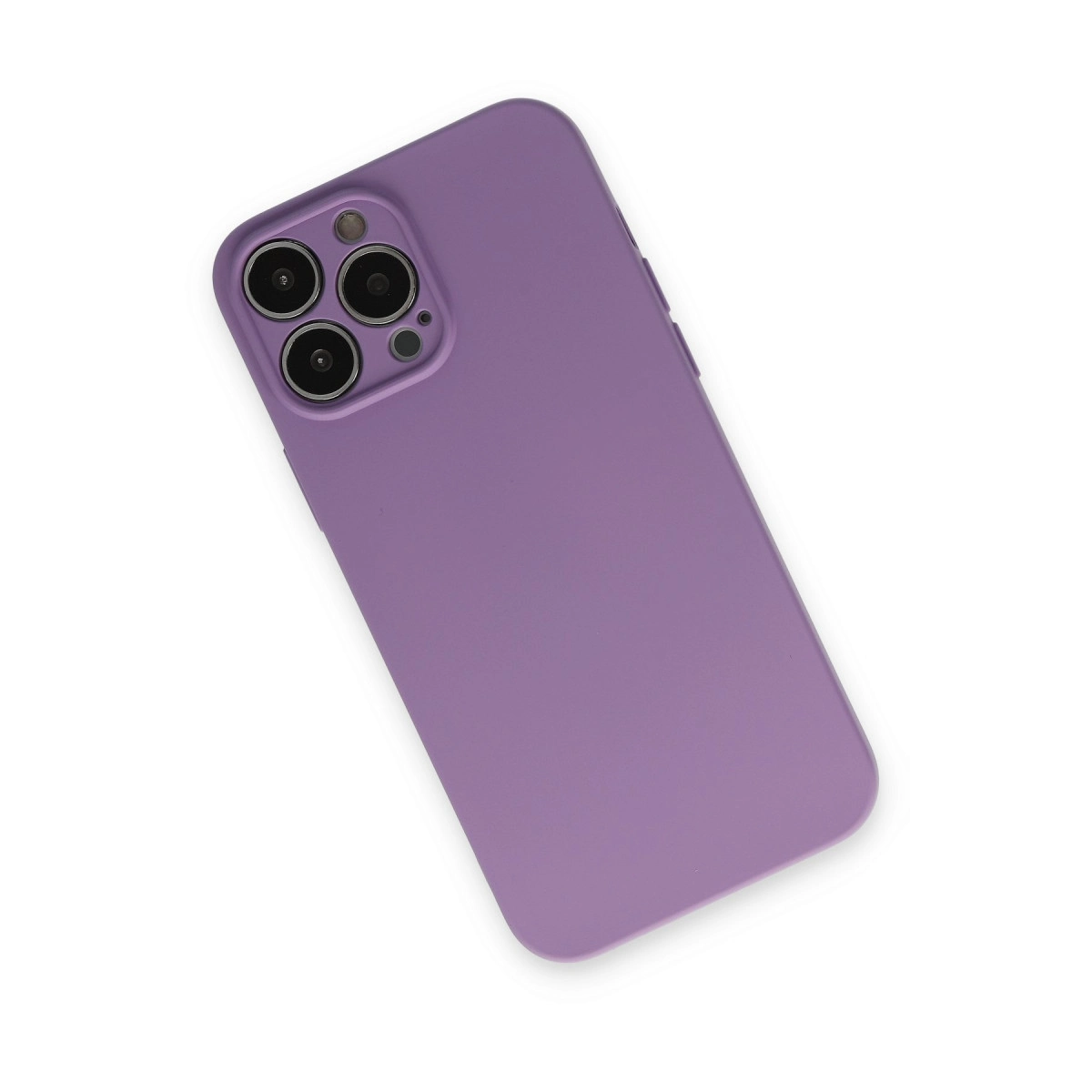 Arkada üçlü kamera lensli mor iPhone kılıfı.