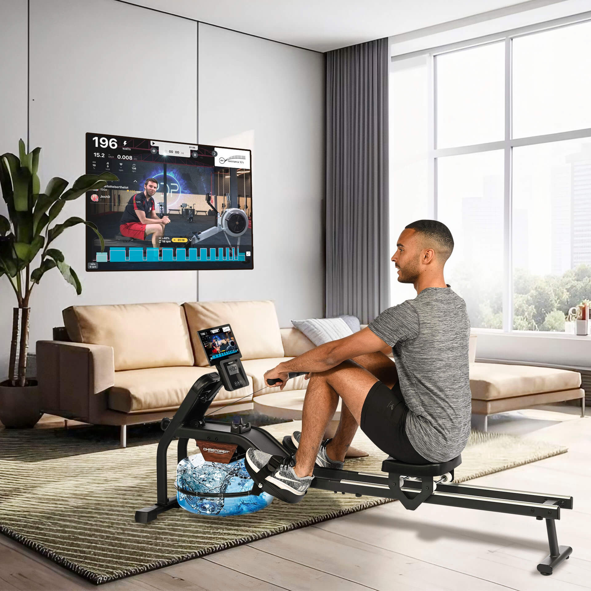 Mann trainiert auf einem Rudergerät vor einem Bildschirm in einem modernen Wohnzimmer.