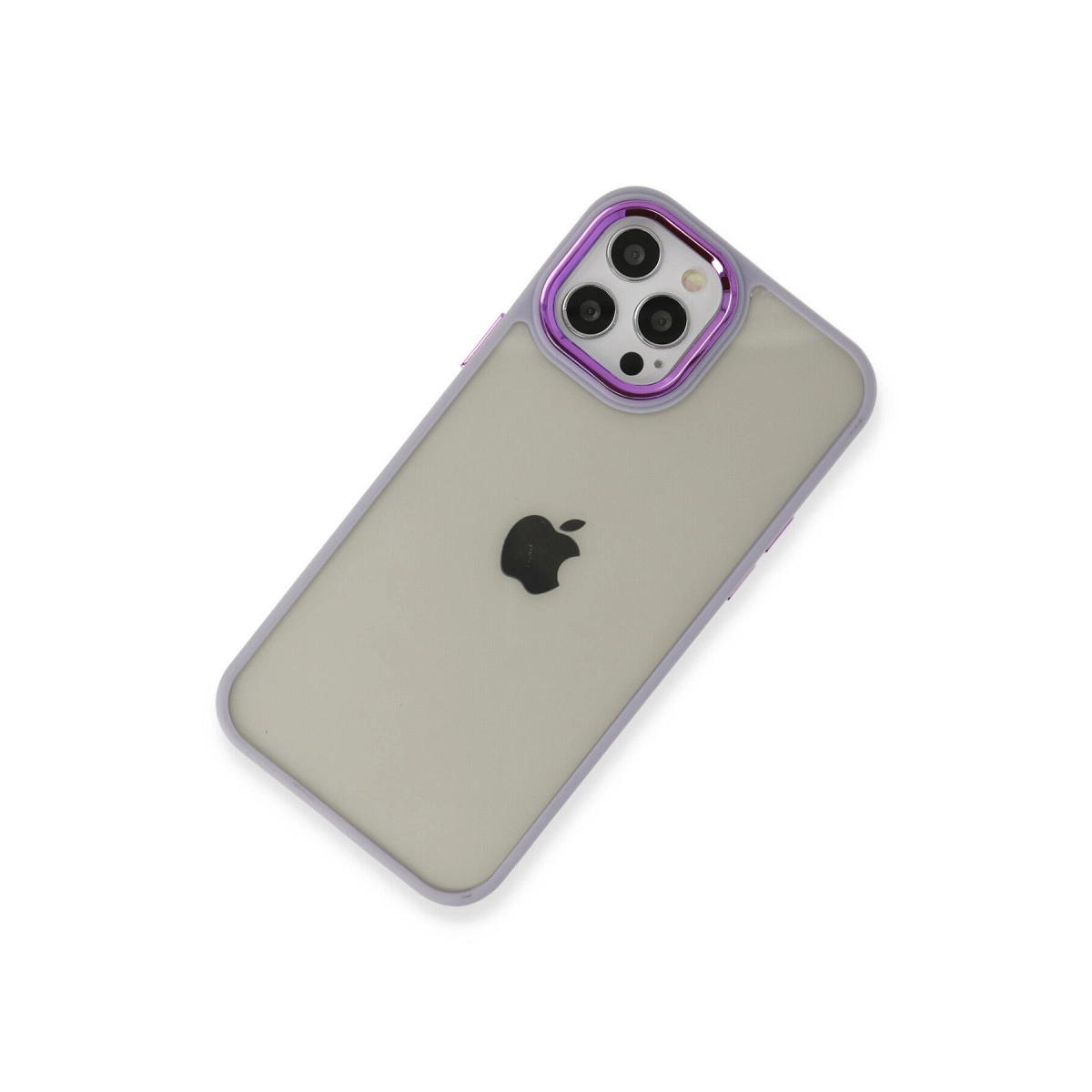 Mat gri iPhone, mor kılıfı ve kamera sistemi beyaz arka plan üzerinde.