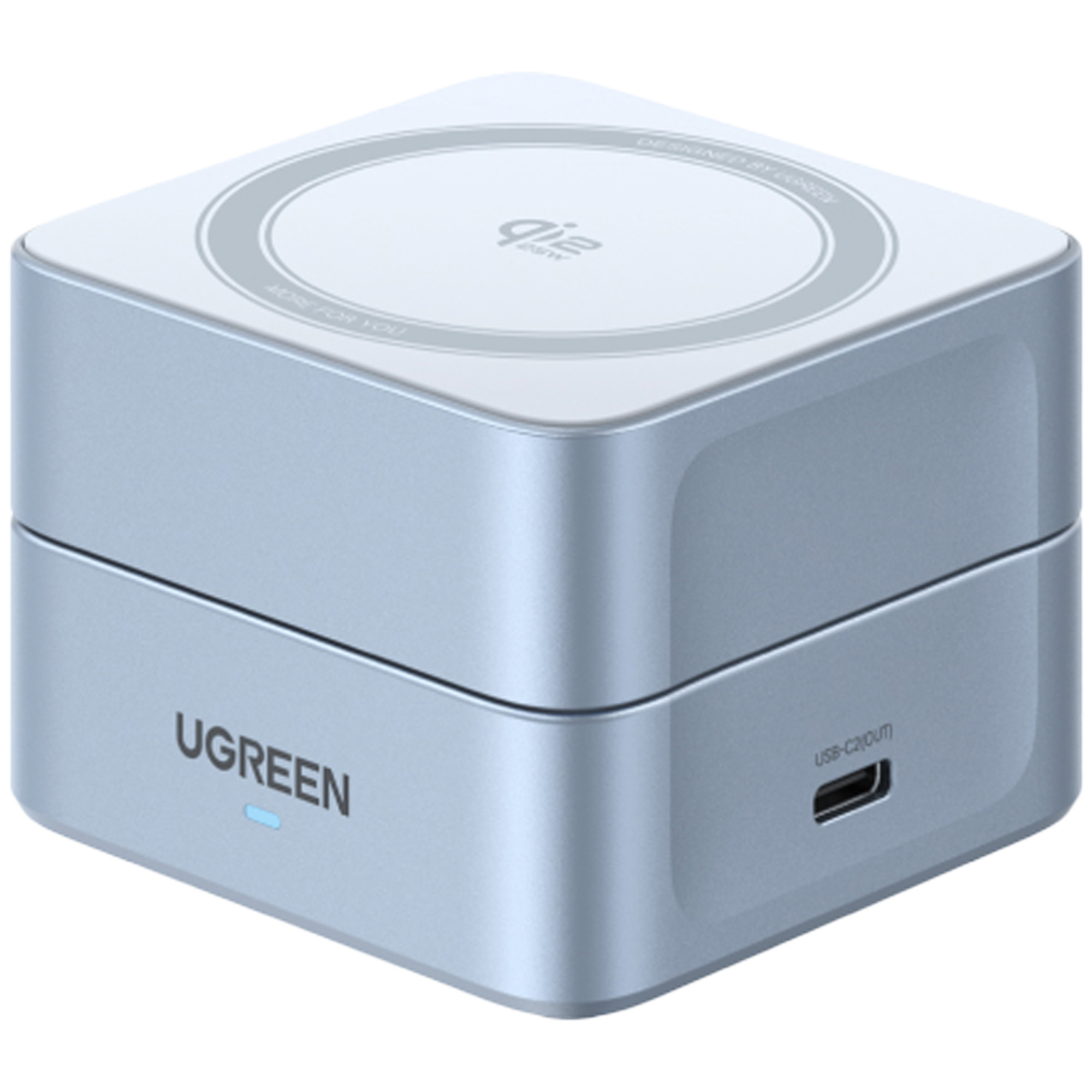 Jasnoniebieskie, sześcienne urządzenie UGREEN z portem USB-C po prawej stronie.
