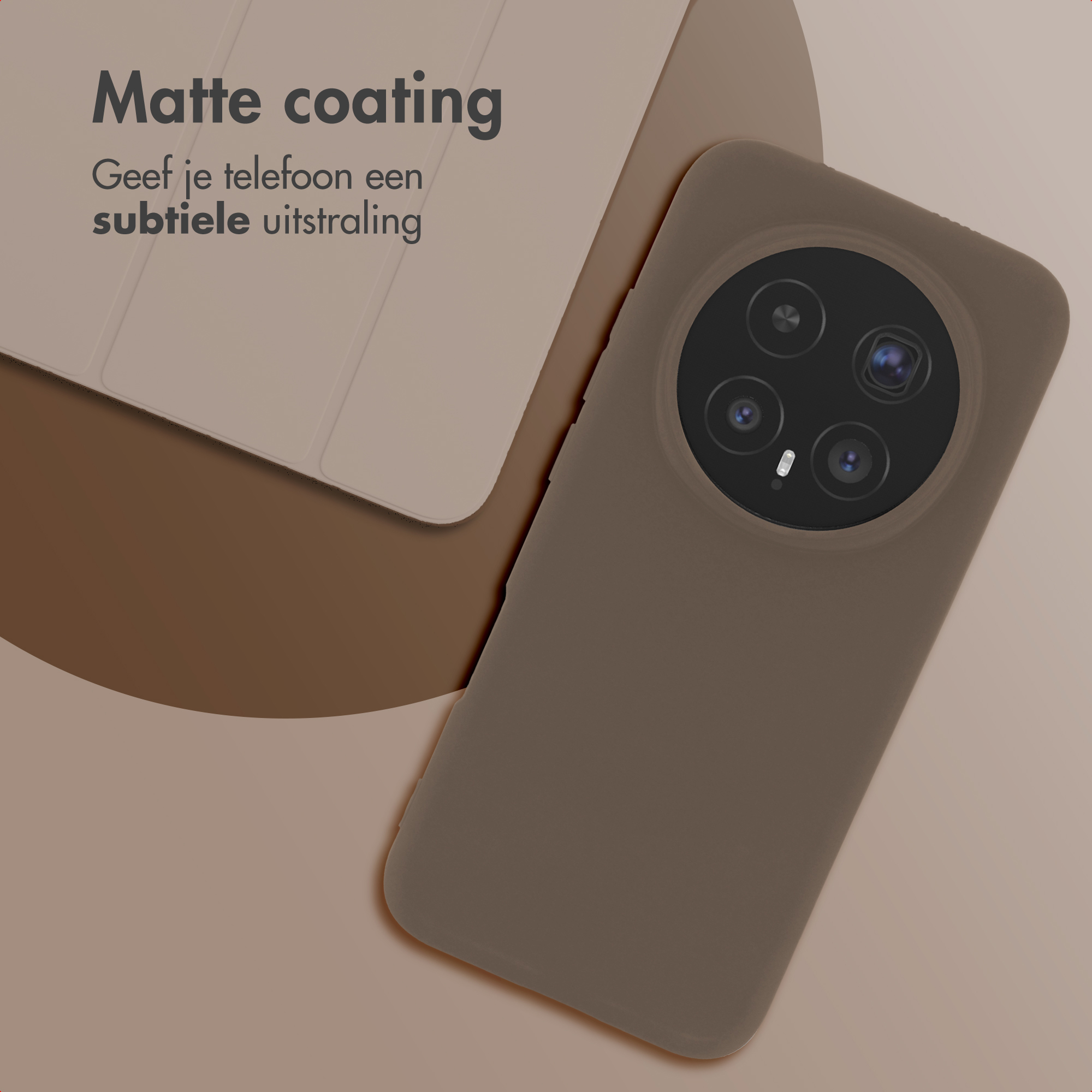 Étui de téléphone marron avec unité de caméra ronde et texte.