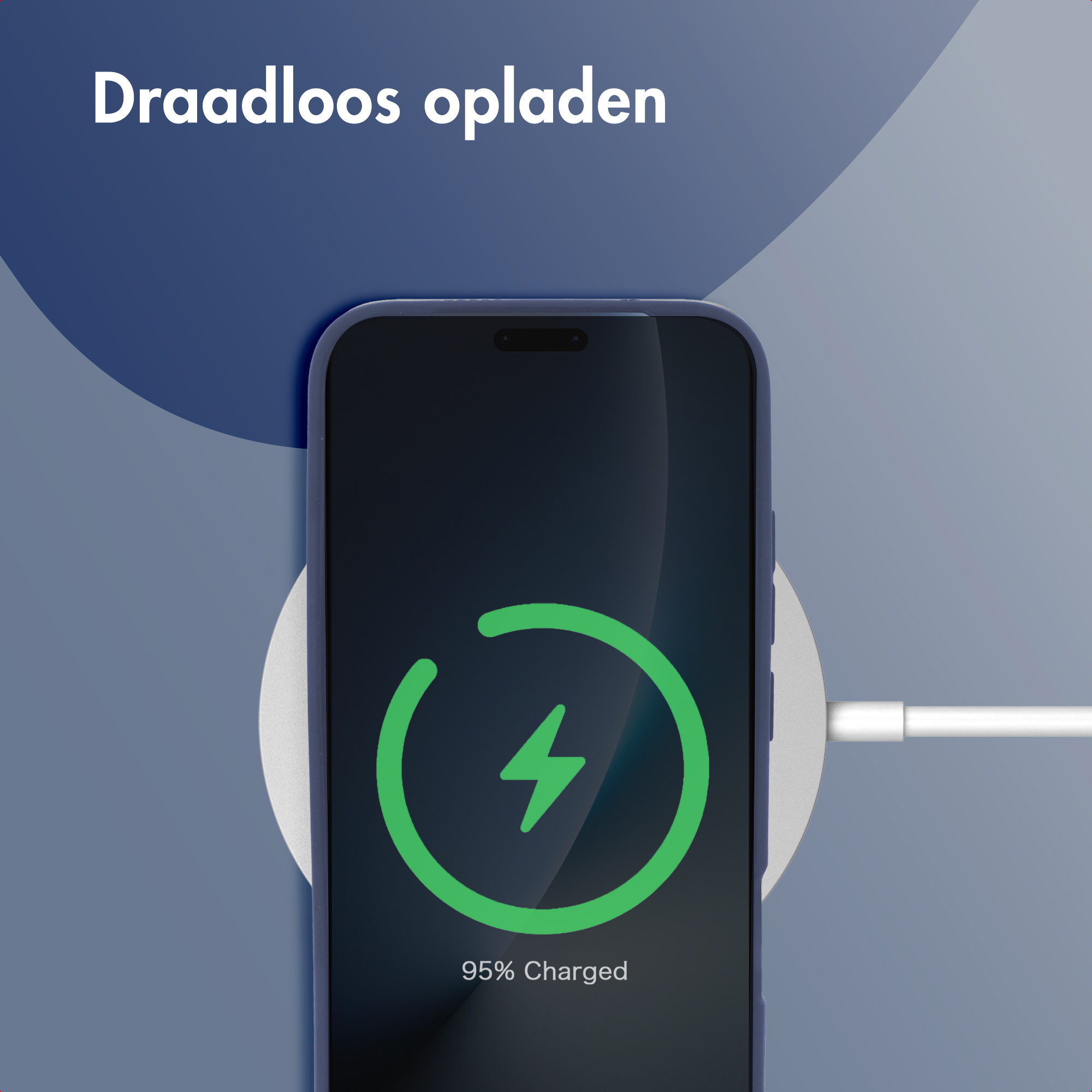 Een smartphone is 95% opgeladen op een draadloze oplader.
