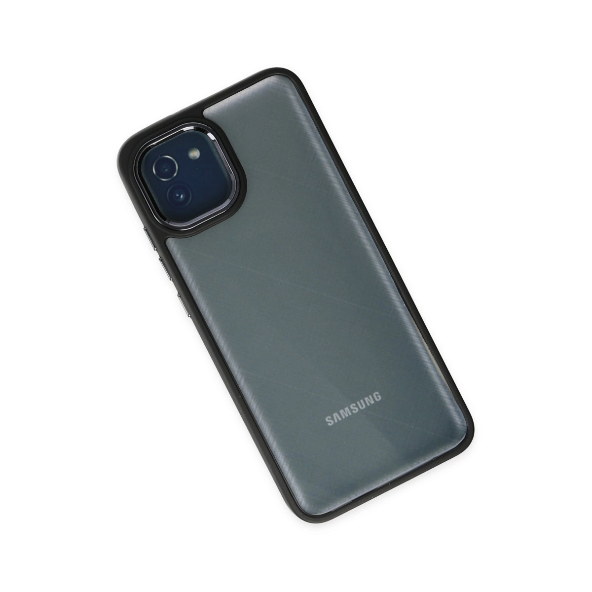 Gri arka plan üzerinde çift kamera sistemli siyah telefon kılıfı.