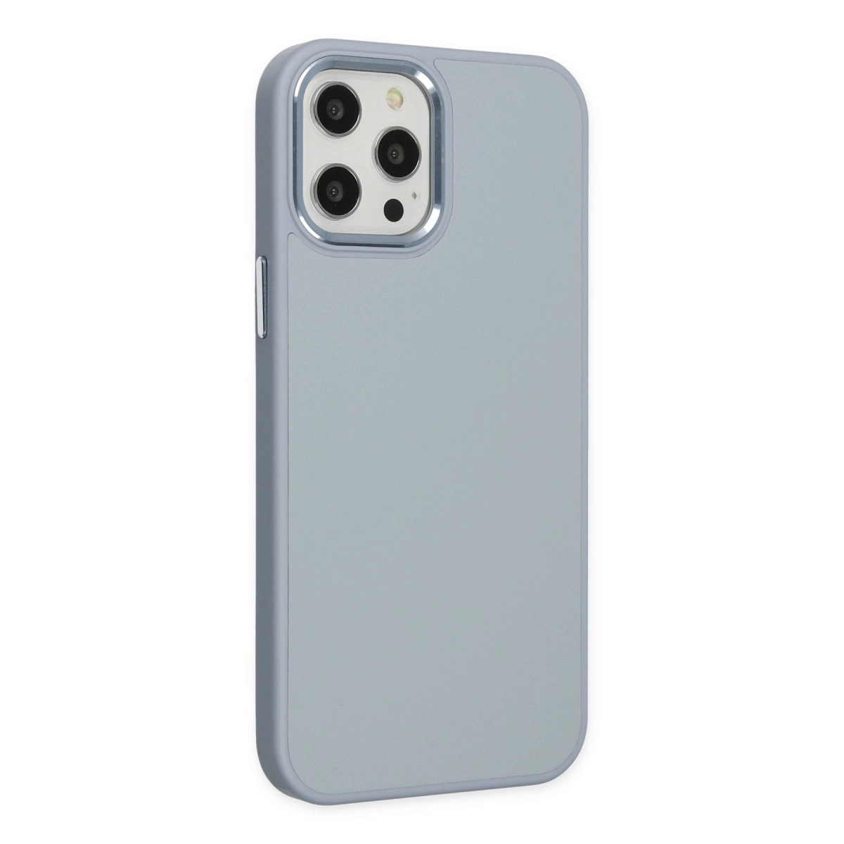 Üç kamera lensli gri telefon kılıfı.