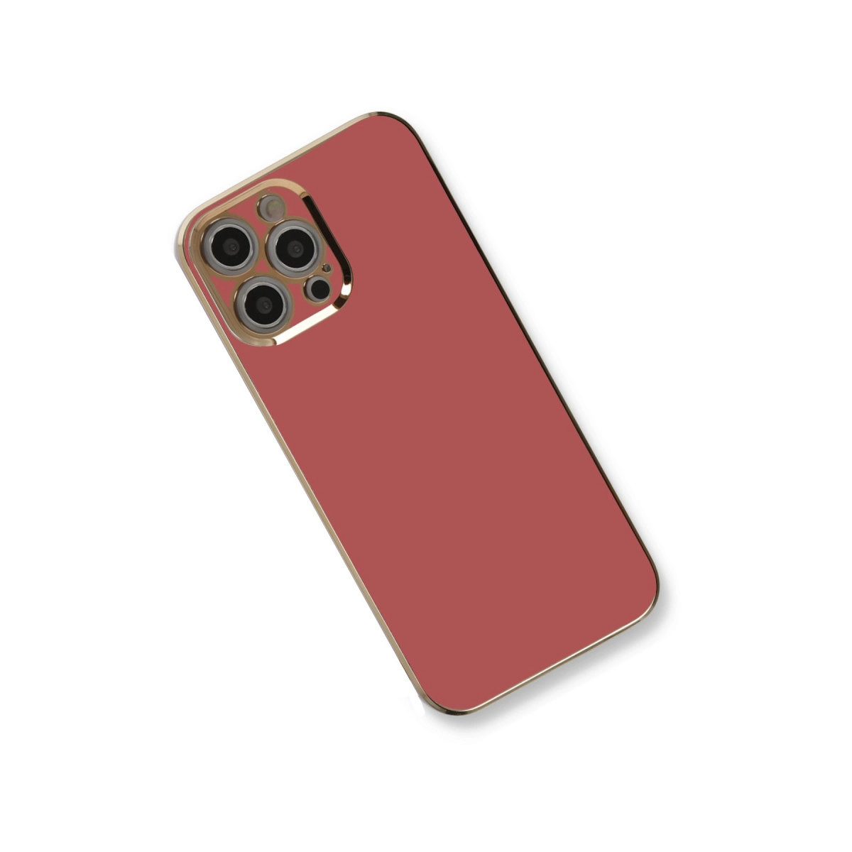 Kırmızı iPhone, üçlü kamera ve altın kenarlıklı.