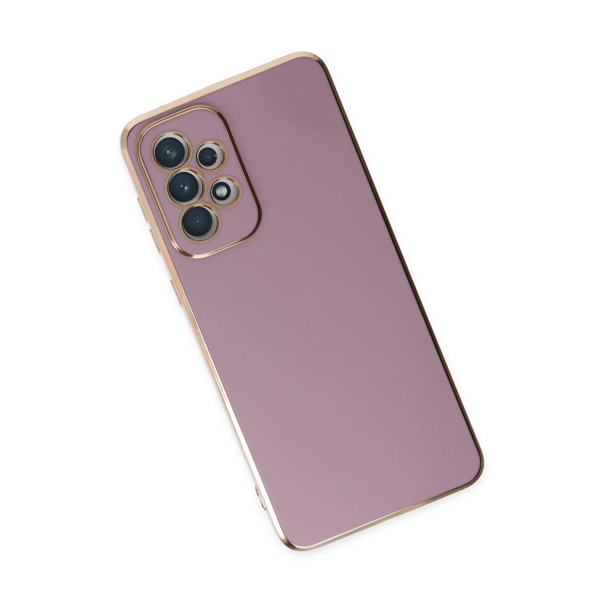 Beyaz arka plan üzerinde kamera modülü ve altın çerçeveli mor telefon kılıfı.