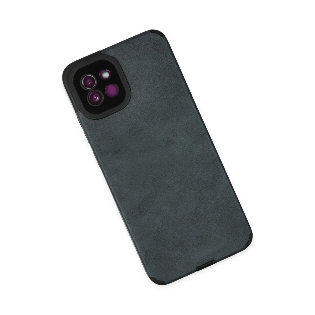 Beyaz arka plan üzerinde kamera kesimli koyu gri telefon kılıfı.
