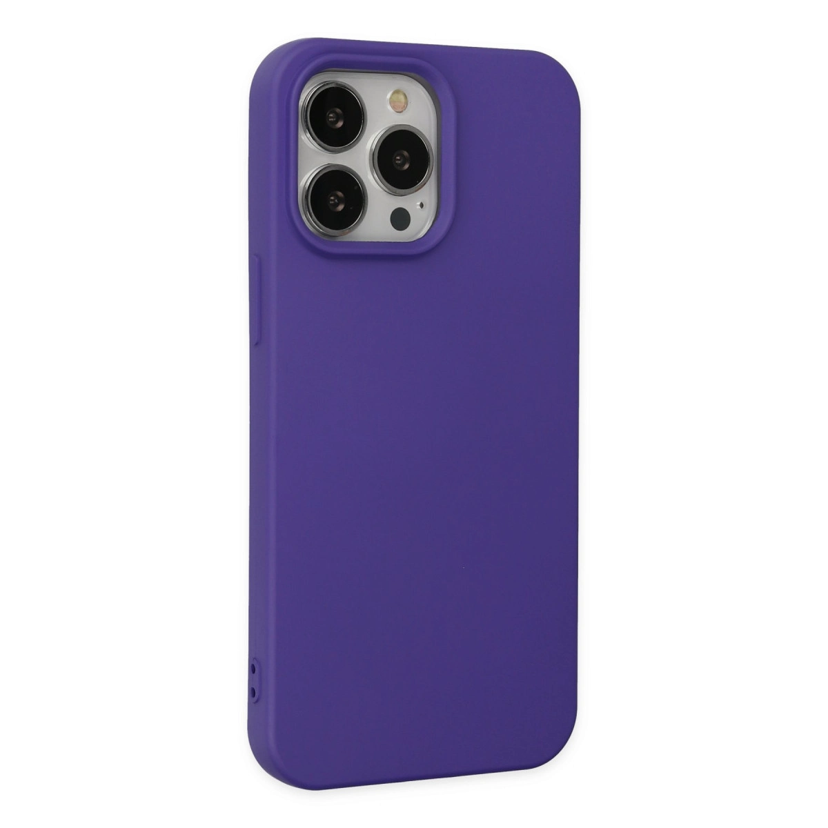 Arkada üçlü kamera lensli mor iPhone kılıfı.
