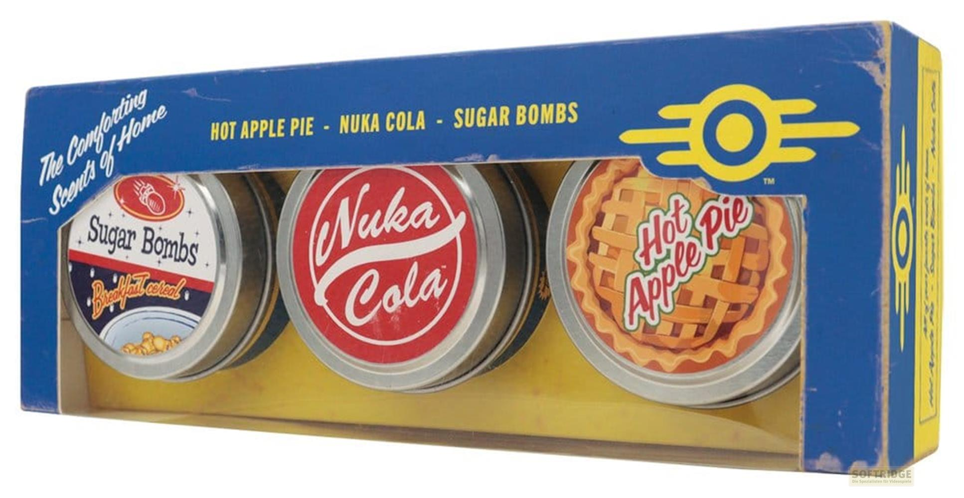 Drei Dosen mit "Sugar Bombs", "Nuka Cola" und "Hot Apple Pie" in einer blauen Verpackung.