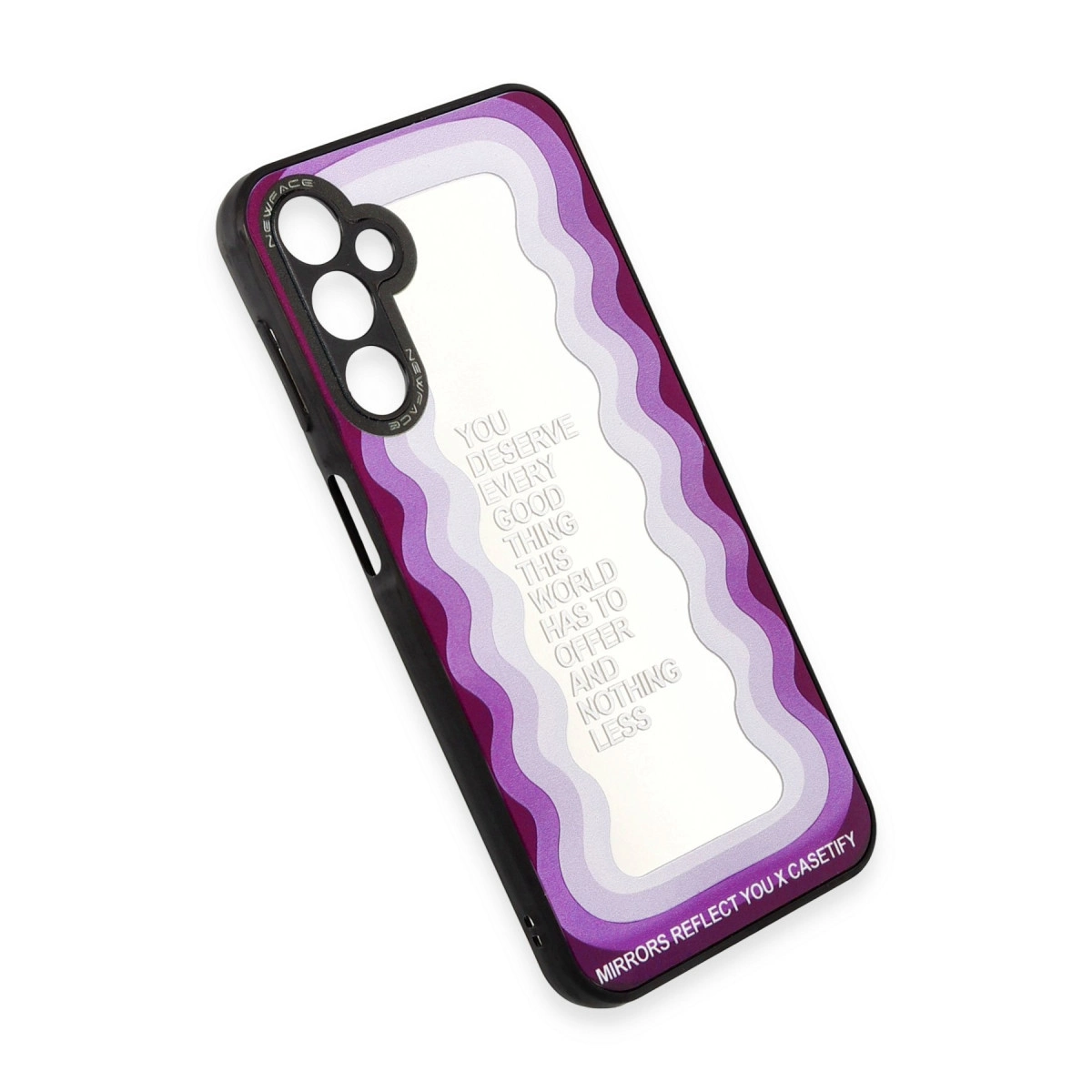 Metinli telefon kılıfında mor ve beyaz dalgalar.