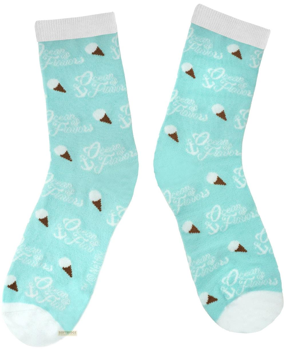 Calcetines turquesa con estampado de helado y ancla. Puños y puntas blancas.