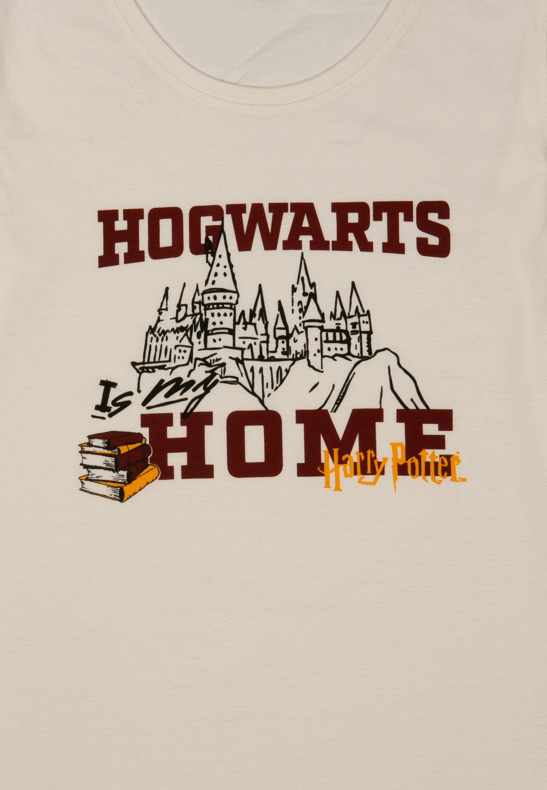 Hogwarts ist mein Zuhause. Ein Schloss und Bücher sind abgebildet.