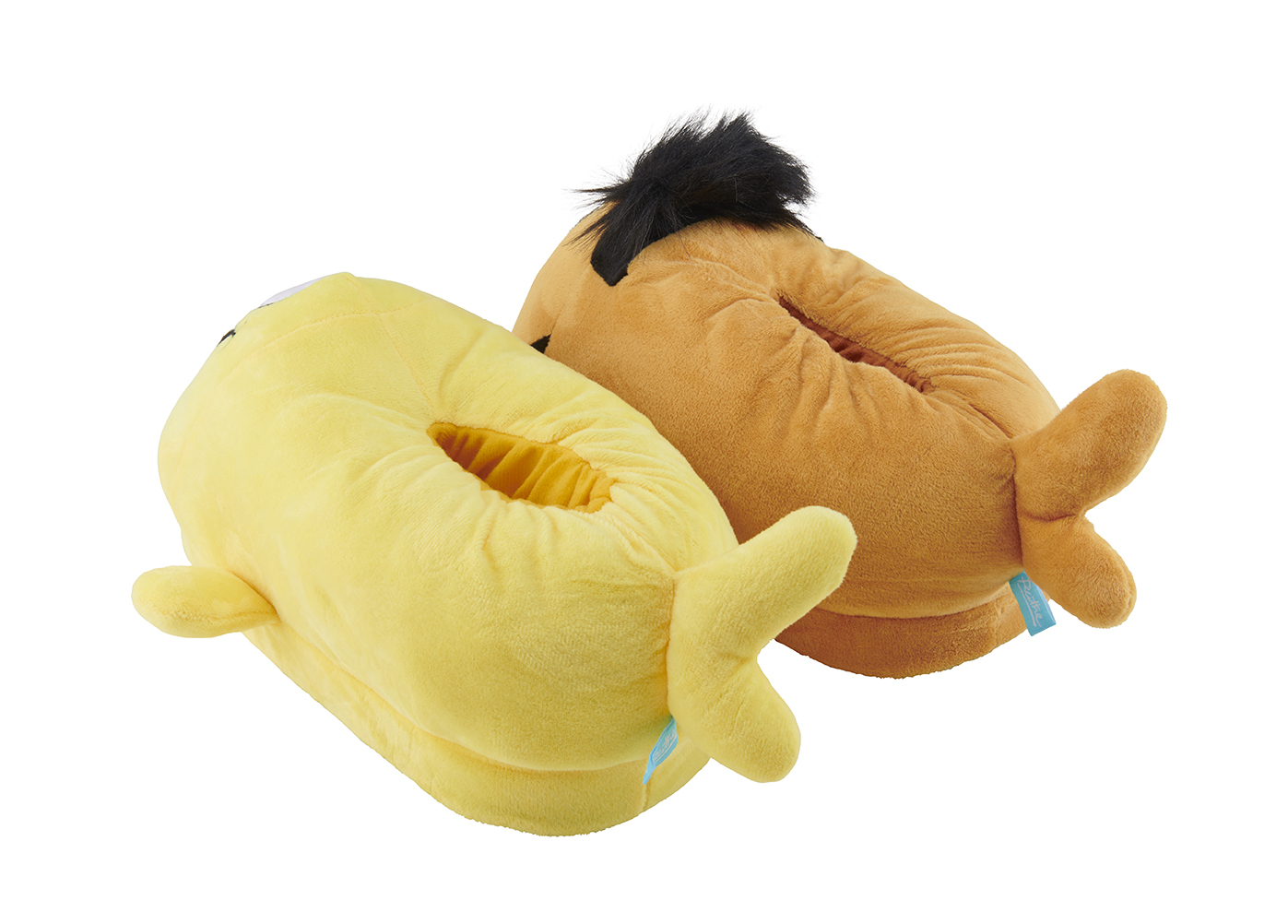 Zwei Plüschpantoffeln in Fischform, eine gelbe, eine orange.