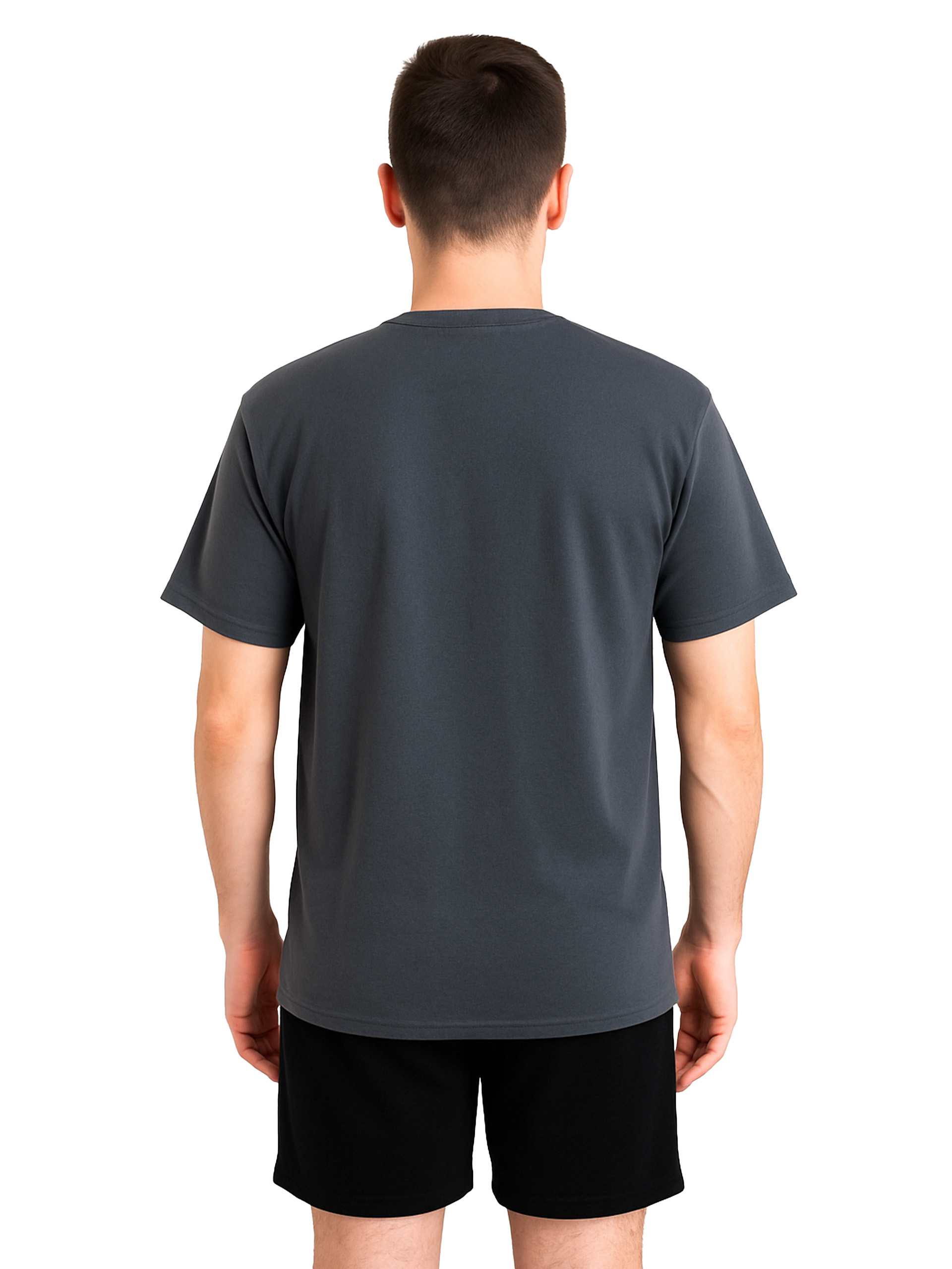 Rückansicht eines Mannes mit dunklem T-Shirt und schwarzen Shorts.