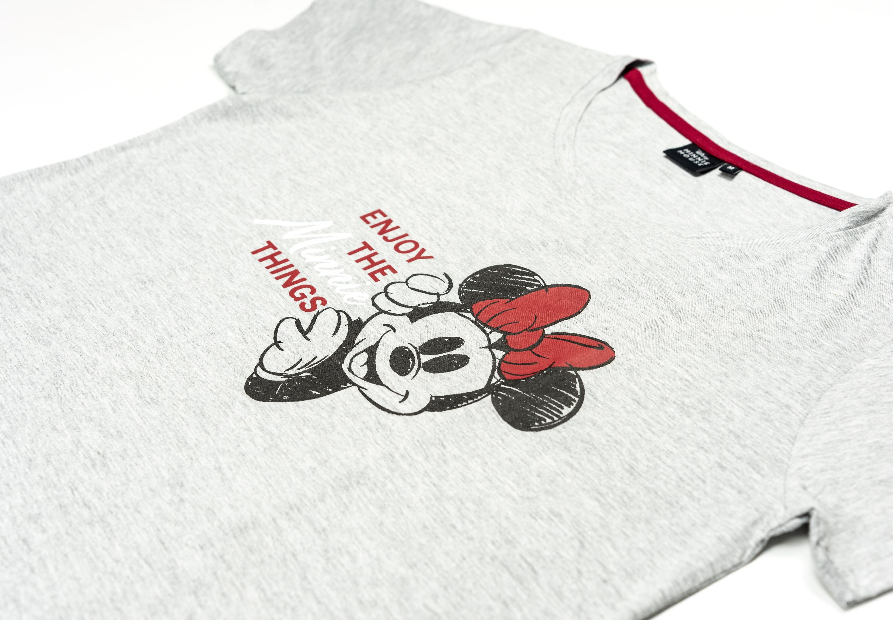 Graues T-Shirt mit Minnie Maus-Aufdruck und Schriftzug „Enjoy the Minnie Things.“