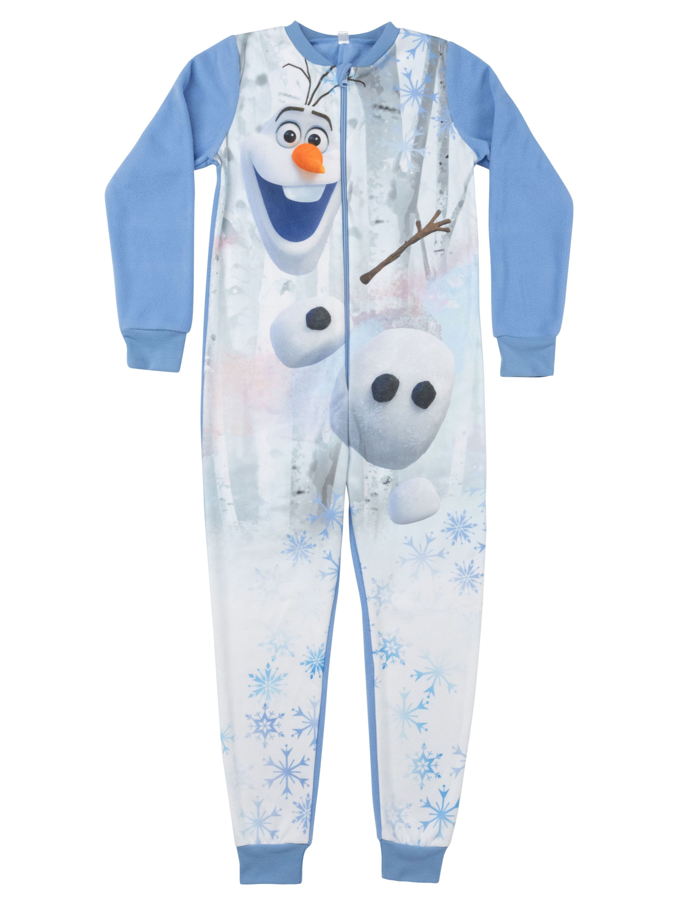 Ein Schlafanzug mit Olaf dem Schneemann und Schneeflocken auf weißem Hintergrund.
