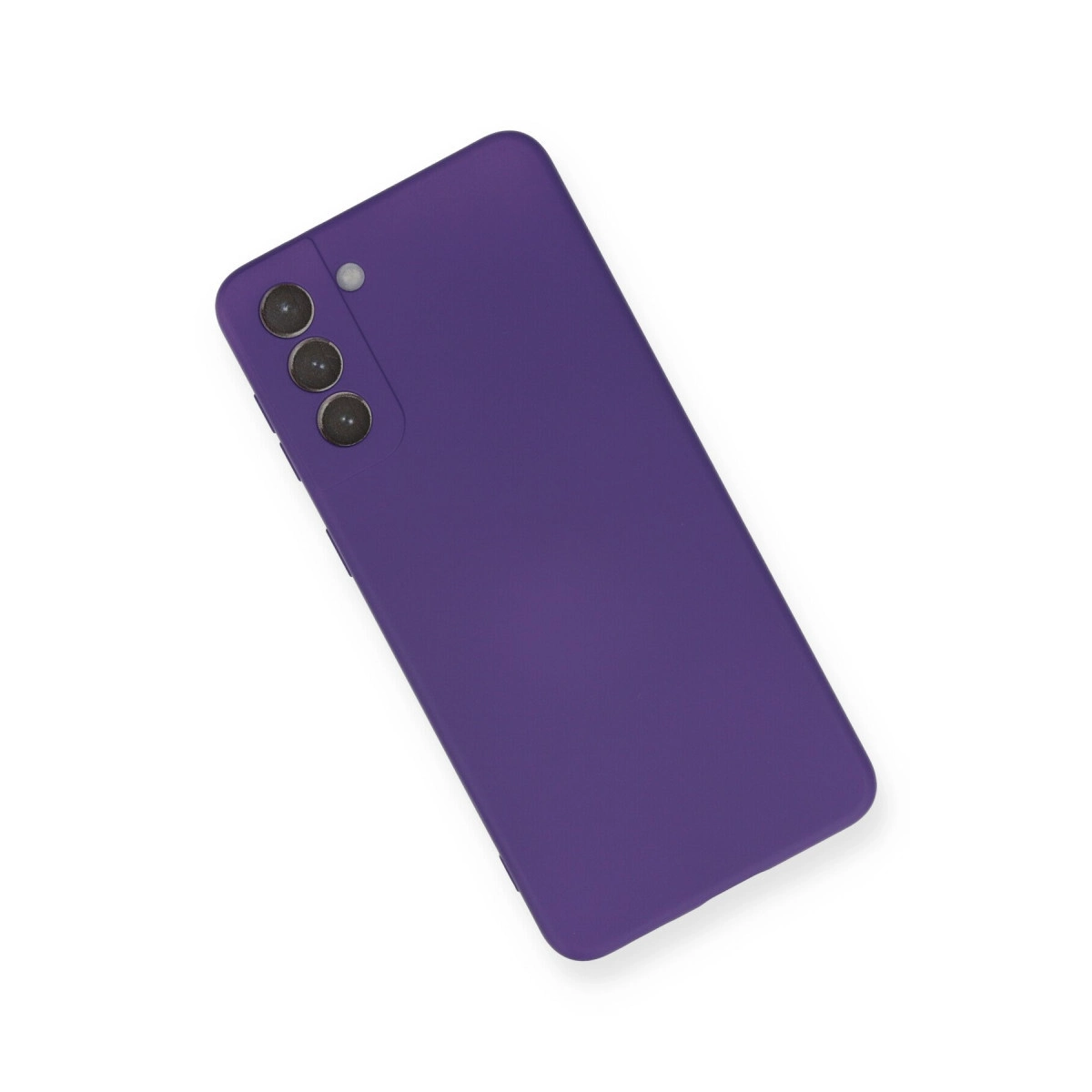 Arkada üç kamera lensi ve flaşı olan mor telefon kılıfı.