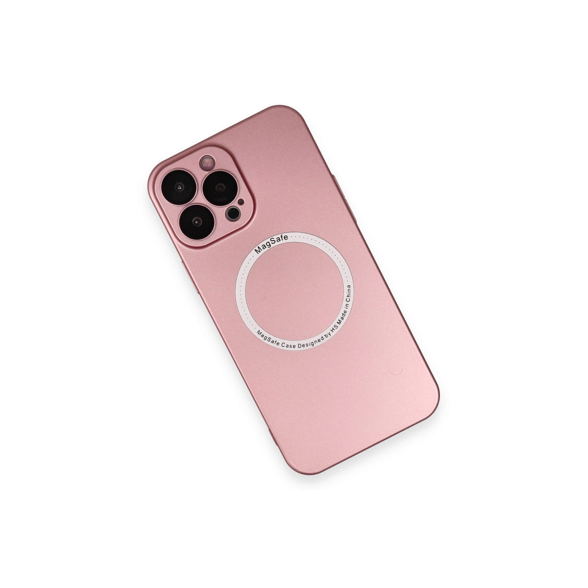 Beyaz arka plan üzerinde MagSafe halkası ve kameraları olan rose altın iPhone kılıfı.