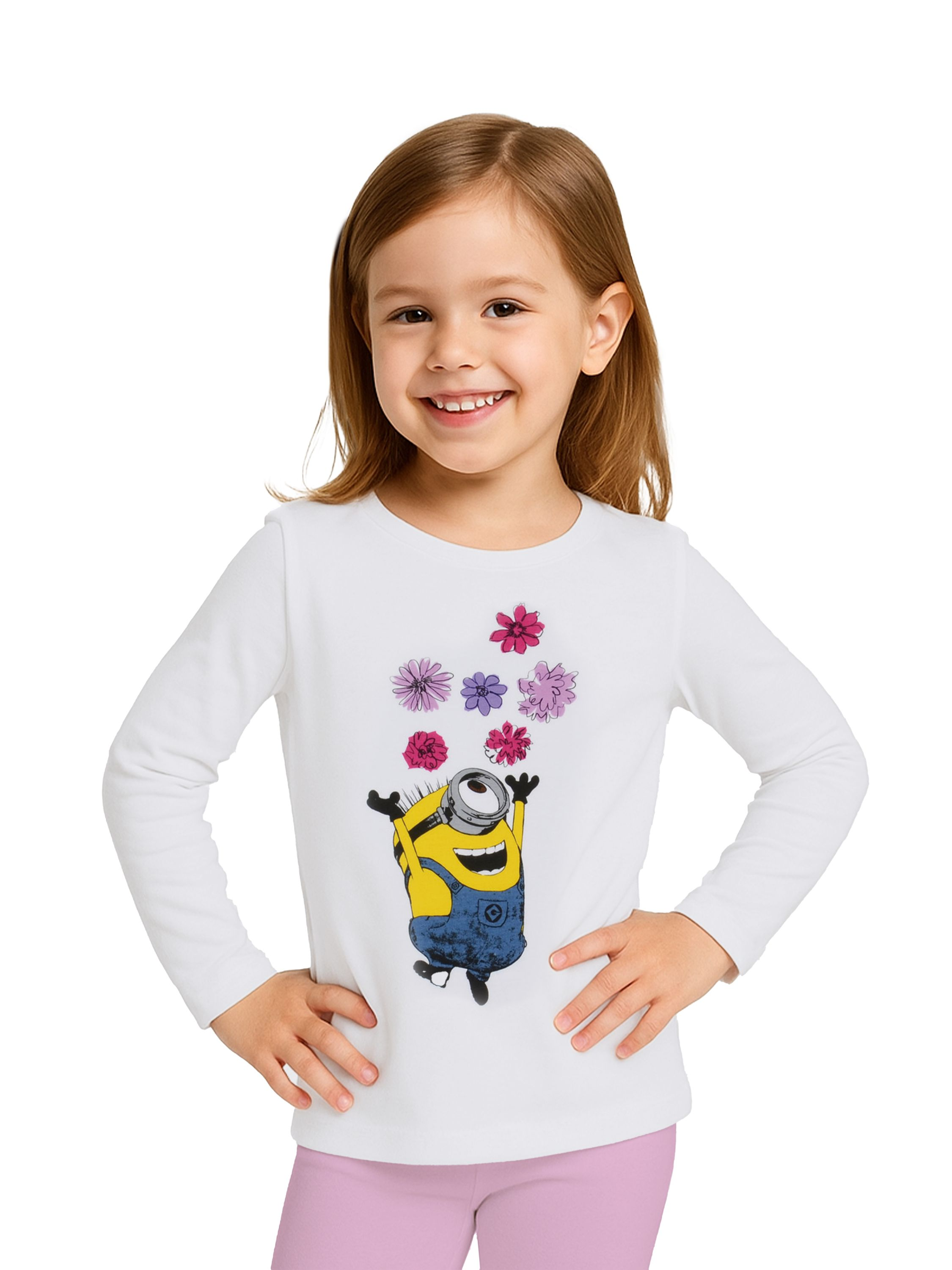 Ein Mädchen im weißen Langarmshirt mit Minion-Aufdruck wirft Blumen. Hände in der Hüfte.