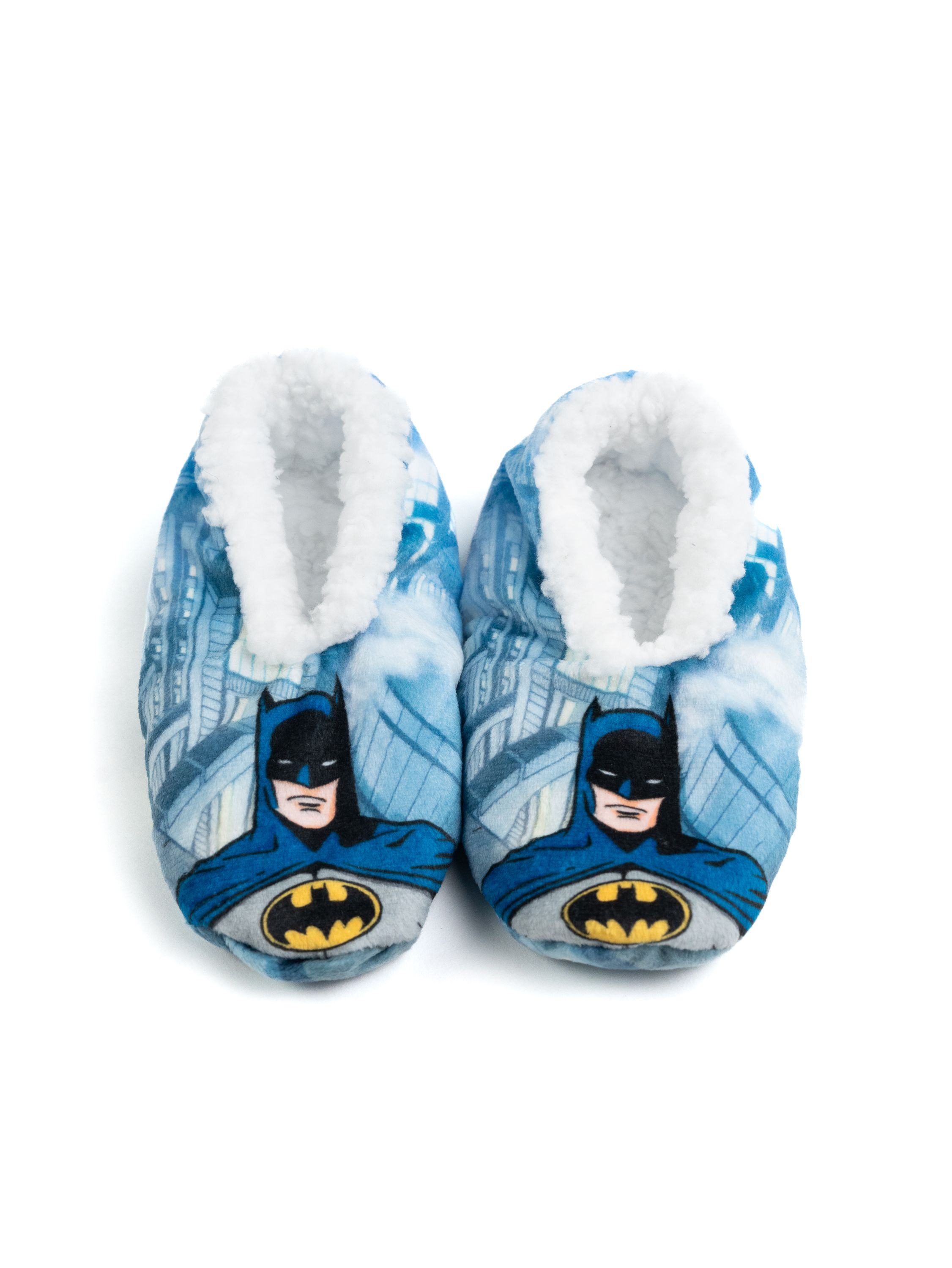 Blaue Batman-Hausschuhe mit weißem Futter und Stadtmotiv.