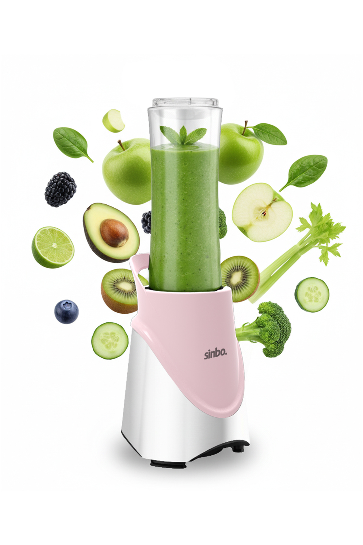 Pembe ve beyaz blender yeşil smoothie ve çevresindeki meyve ve sebzeler.