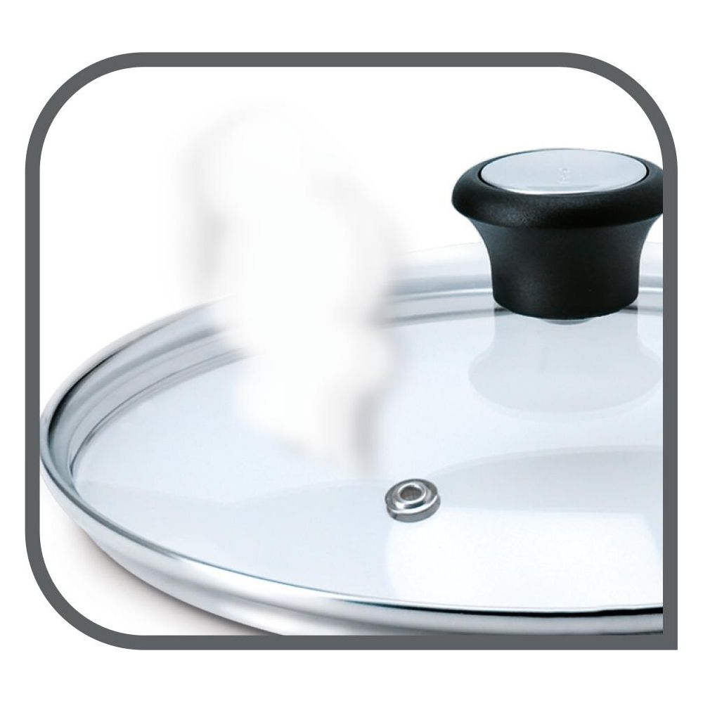 Glasdeckel mit schwarzem Griff und Dampf, der aufsteigt.