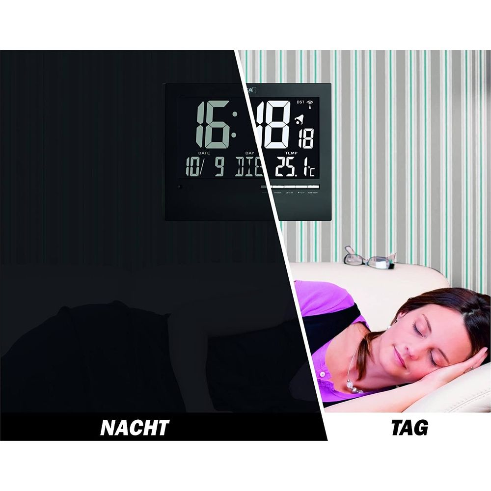 Orologio digitale mostra 16:18, 10/9, 25.1°C. Donna dorme su divano.