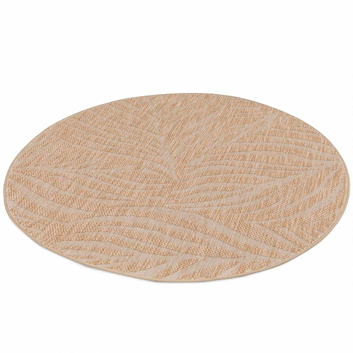 Een ovaal, beige vloerkleed met een subtiel bladerpatroon.