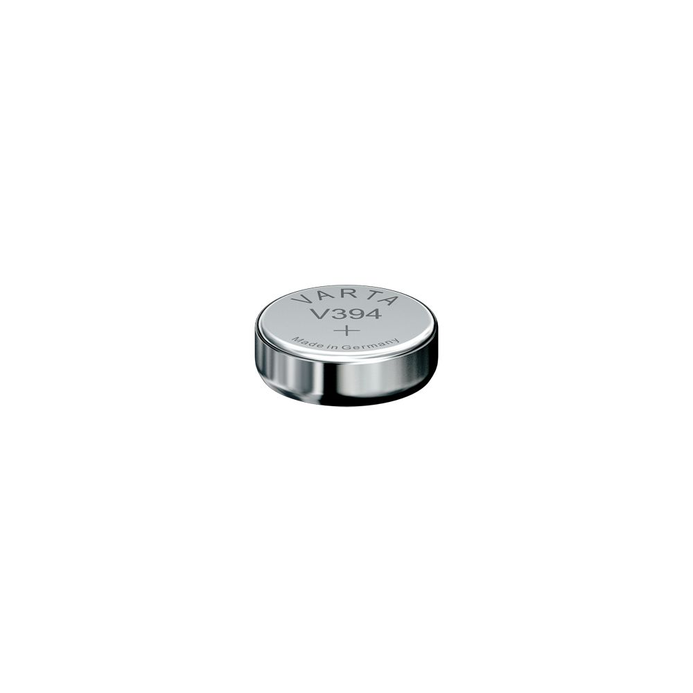 Batteria a bottone Varta V394 argentata con segno più e etichetta "Made in Germany".