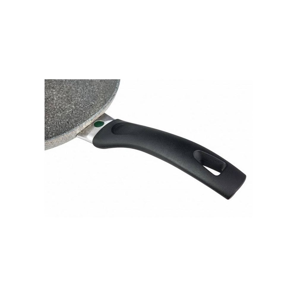 Poêle grise avec un manche noir et un marqueur d'accent vert.
